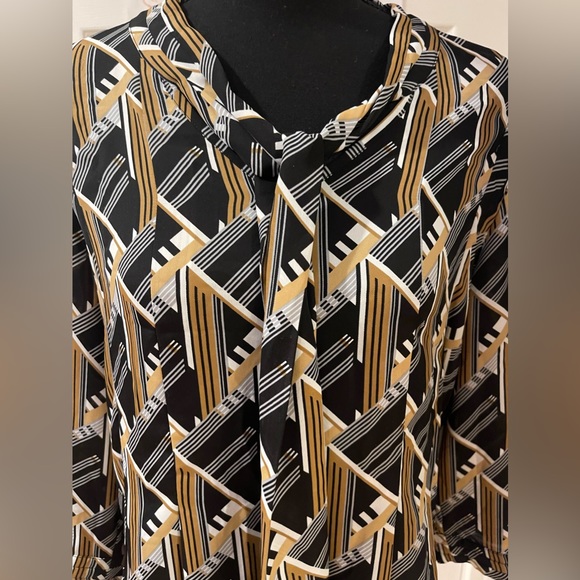 Dana Buchman  Women Size L Mixed Media Top for office or casual outing - Picture 6 of 15